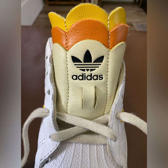 Size 5.5 Superstar ADIDAS - Picture 2 of 11